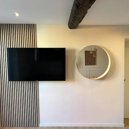 Апартаменти Vieil - La Clef Des Remparts 2bdr & 2 Bth With Balcony