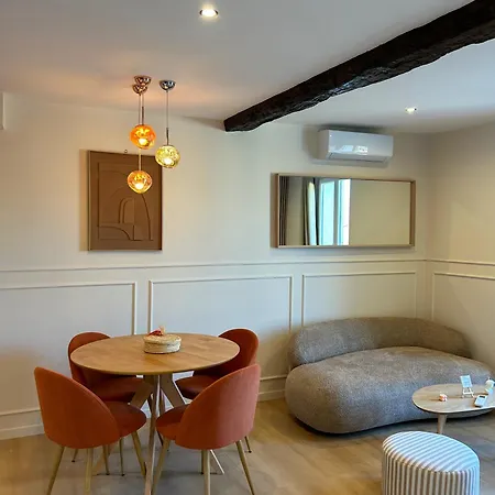 3 Pieces Renove Au Coeur Du Vieil Apartment