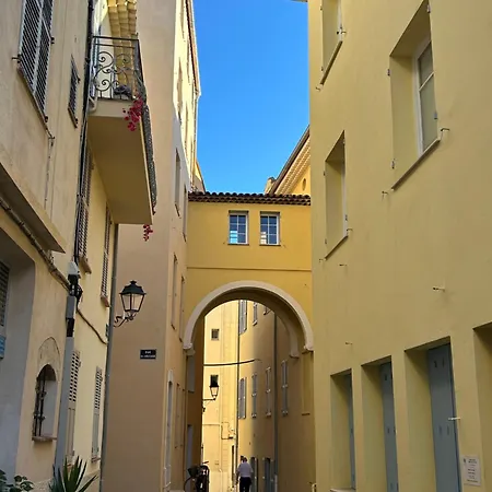 Vieil - La Clef Des Remparts 2bdr & 2 Bth With Balcony *