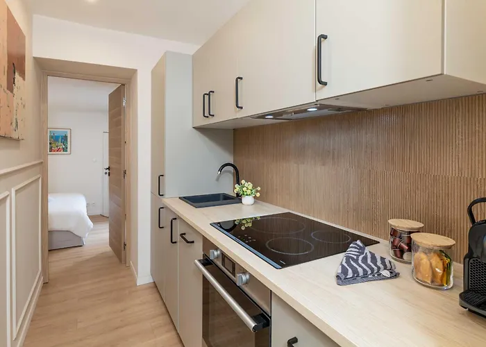 Vieil - La Clef Des Remparts 2bdr & 2 Bth With Balcony Antibes