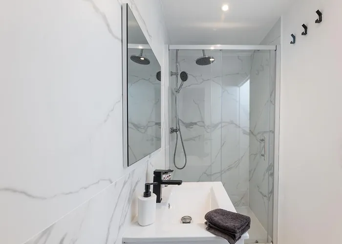 Vieil - La Clef Des Remparts 2bdr & 2 Bth With Balcony شقة *