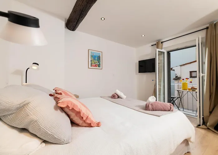 Vieil - La Clef Des Remparts 2bdr & 2 Bth With Balcony Apartman Antibes